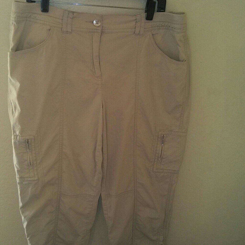 Chico's crop pants beige size 2